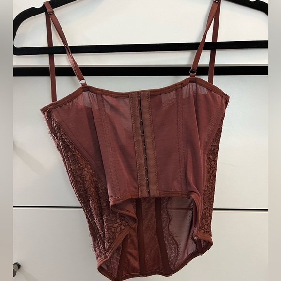 Modern Love Corset - Picture 3 of 4